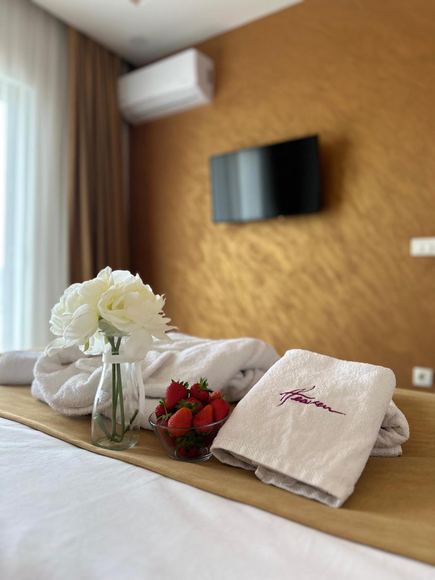 Heaven Lux Ulcinj Hotel Exterior foto